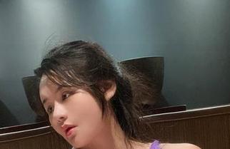 微密圈 – 水蜜桃米米的无圣光饰演，屁股开花，套图里太敢玩了吧？