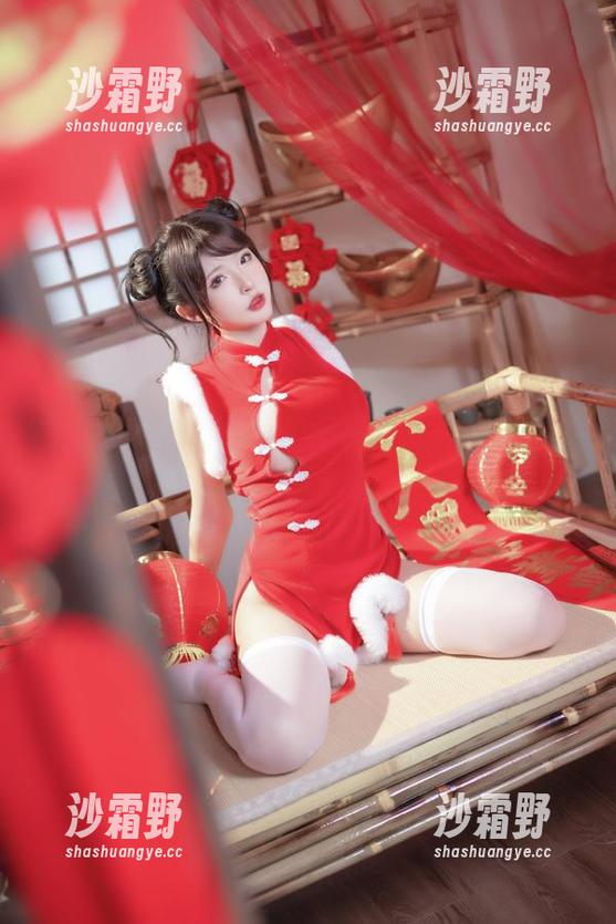 侧目一瞥，这图片里的清水由乃彻底征服了我，雪女的气场实在太强大了。