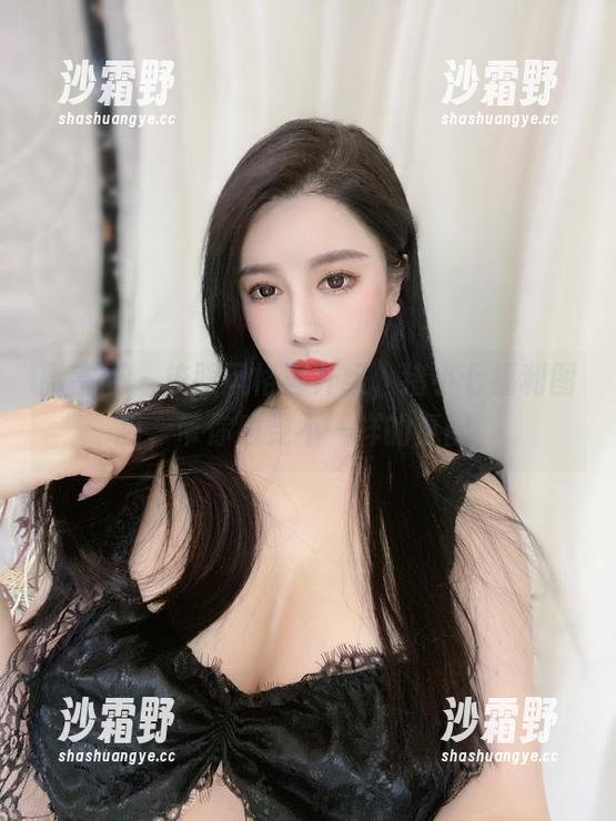 微密圈 - 校服风格再升级，猪小七福利图包，带你感受不一样的氛围。