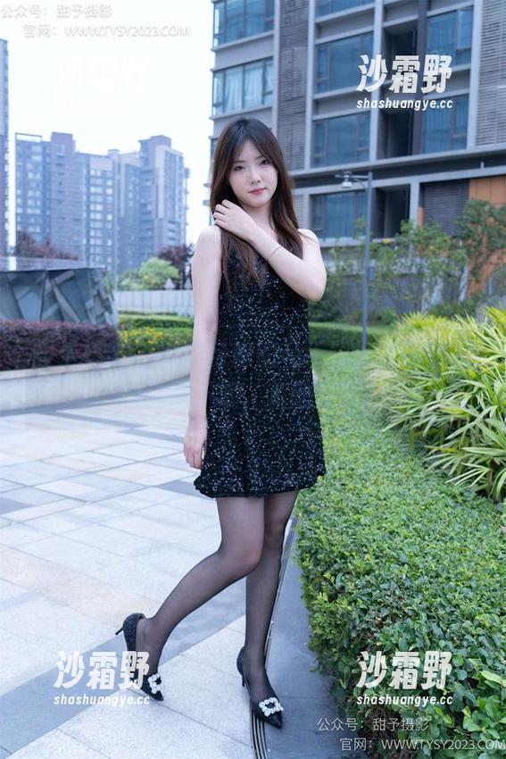 甜予摄影 - 璇璇与她的马丁靴，图包等你来破圈下载，真的超赞！