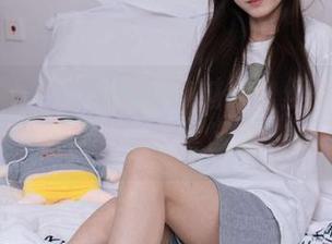 甜予摄影 – 哇，齐齐的过膝白丝美图合集——快给我缓一缓，太辣眼睛了！