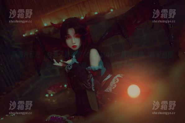 新照片已在，白易子教主的VOCALOID，唇角微挑，能说出的好像太多，不如一张图片来得干脆。