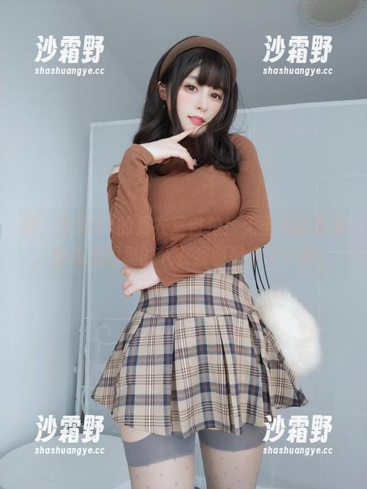 哇，白银81的更衣室自拍！无圣光的真实，好像美图里的人在我面前走了一圈。