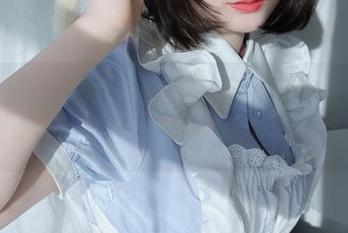 看原图里的白银81，西服自摄出乎意料的巧妙