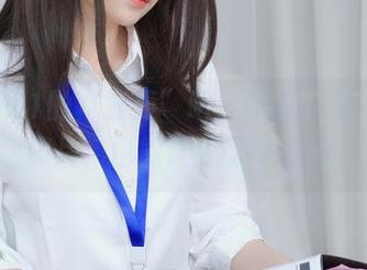 瞧白银81的“夏天”吧：就算只是一张cos照片，也能让我眼前一亮。
