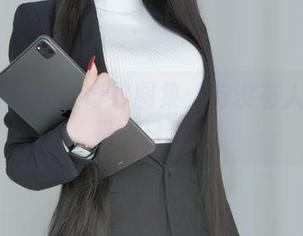 白银81的豹纹奇妙图集：有没有人说过她是一只猫？