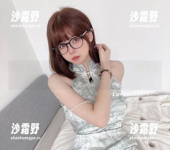 眼酱大魔王w红裙图集分享，那气场，一路在线哦！