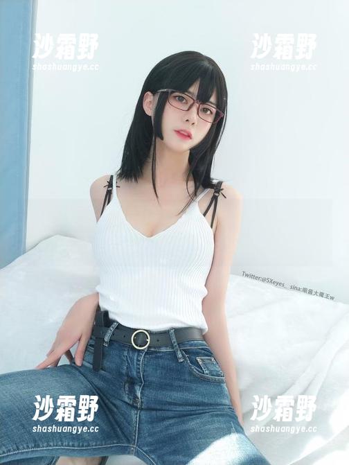 眼酱大魔王w的珍藏：Fantia-2024年订阅精选，顺便戳一下你的小心脏！