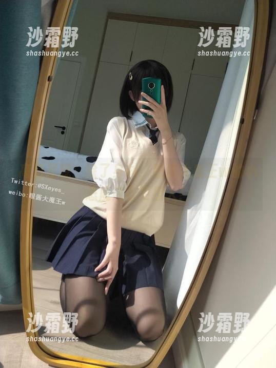 眼酱大魔王w 高清呈现:除了身材,眼酱大魔王w的小恶魔内衣更撩人!