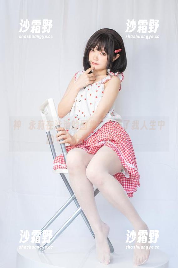 神沢永莉在泳池的图集，代表了我人生中的“水上滑行”阶段！