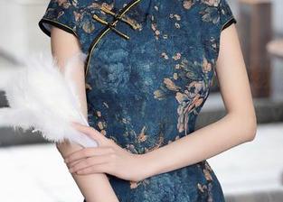 秀人网 – 最新系列，南初妹妹在教室里的“镇妖”之法，分享慌了我的语文书。