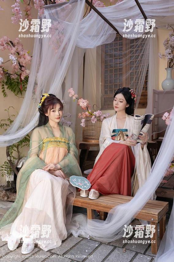 秀人网 - 不期而遇的海边小探戈写真分享，细节在沙子里等你发现。