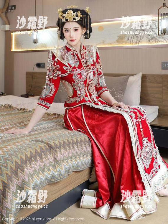 秀人网 - 李丽莎的女仆合集：当清扫遇上仙气，吸尘器都羞愧了