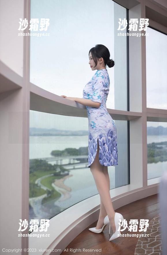 秀人网 - 高跟鞋和梦娜Vanessa，绝配吗？美图包就等你来探讨！