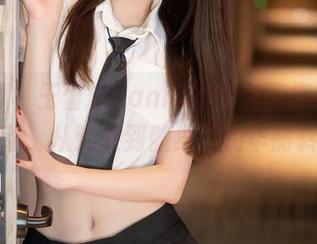 秀人网 – 王馨瑶yanni的私房图集——一场运动，从沙发到健身房的华丽转身！