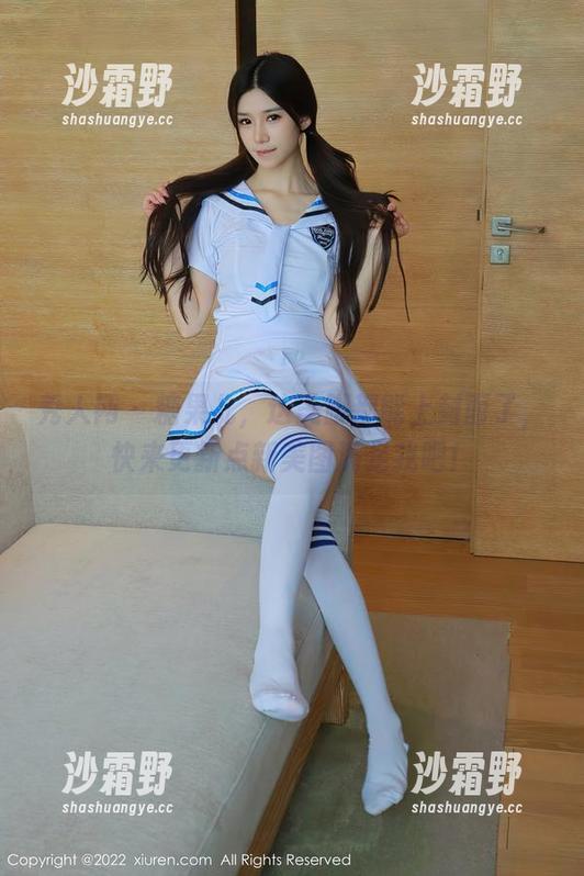 秀人网 - 糖果儿，这美脚都能上封面了，快来更新点新美图满足我吧！