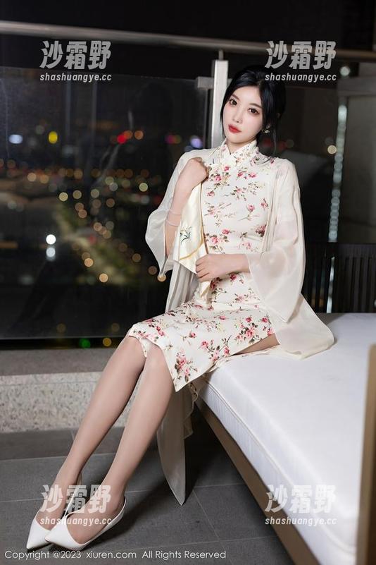 秀人网 - 萌琪琪Irene棉袜写真更新，这次竟然又让人无意间想岔了…