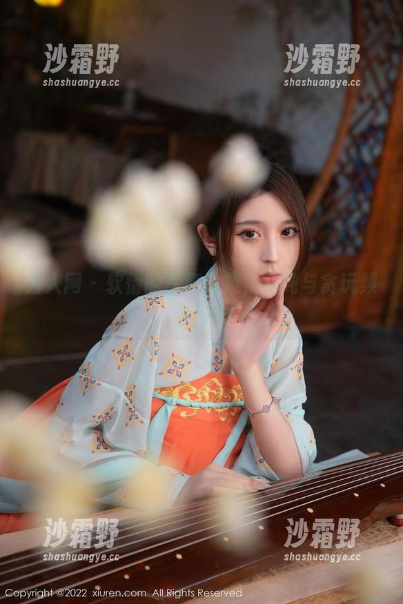 秀人网 - 软情的写真合集，清纯与贪玩频频打架