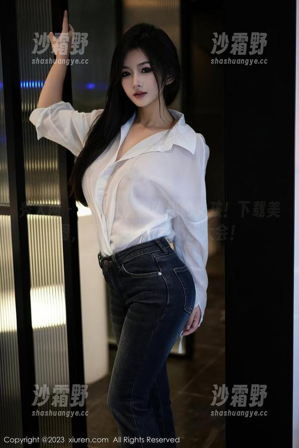 秀人网 - 来看软糖爱喝奶的女孩！下载美图，再拼一场浪漫奶茶大会！