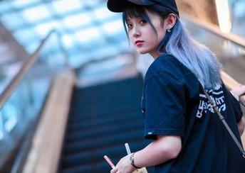 看，秋楚楚不秃头的蕾姆睡衣，满屏免费图片，感觉这是一场意外的收获。