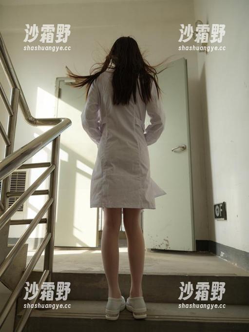 紧急企划 - 私房写真之小枫与网袜的浪漫较量