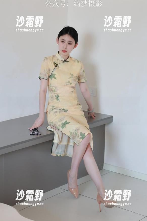 绮梦摄影 - 校园里的月月，原图合集是一份不可思议的拼贴！