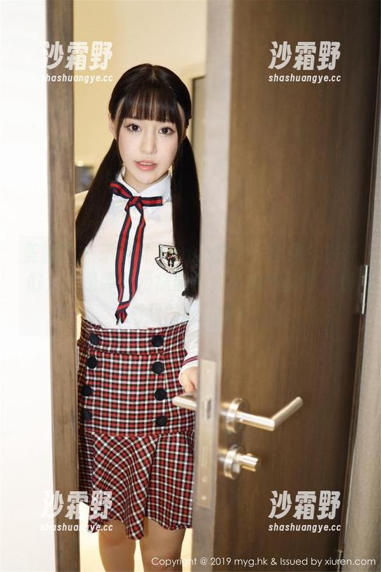 美媛馆 - 子纯儿Annie的网袜合集：姐妹们，这是要开网袜时尚大会的节奏吗，快把我的腿照亮！