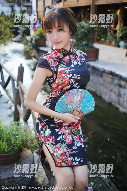 美媛馆 - 看苏可er校服高清照，重温那段追不上校车的日子！