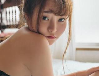 菠萝社 – 从网盘里临时拽出的，柳侑绮Sevenbaby的女王气场写真