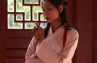 蜜桃社 – 吴凯莉Kelly的高清写真集：她是谁？那似乎是一个秘密…