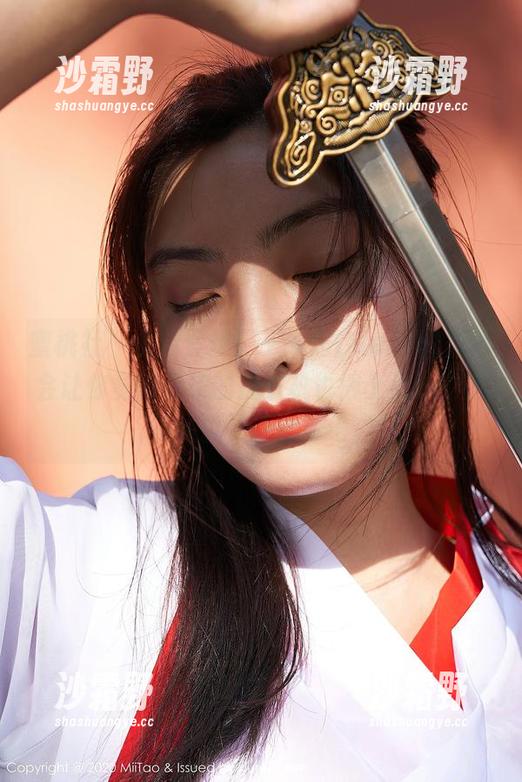 蜜桃社 - 全新登场！王婉悠Queen的照片会让你觉得你家的洗衣机也得上点心，这‘纯白’设定真绝。