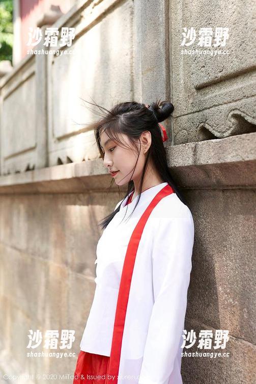 蜜桃社 - 陆萱萱Cecilia体操服下的“不务正业”：今日不练体操，专做时尚！