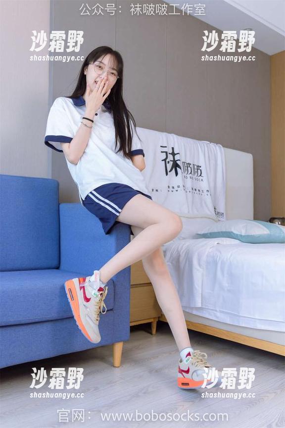 袜啵啵 - 高清原图：当泡芙穿上泳装，海洋仿佛都要为她鼓掌。