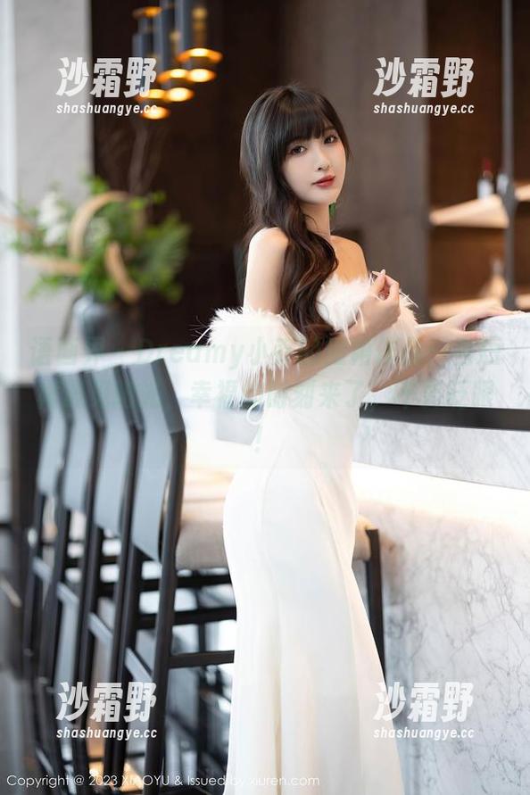 语画界-Dreamy小乔 语画界 - Dreamy小乔的短裙作品:当短裙遇见阳光,幸福的时刻来了,不要眨眼!
