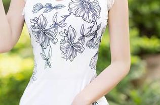 语画界 – 像镂空般的徐莉芝Booty，高清图包里藏着看不见的涟漪。