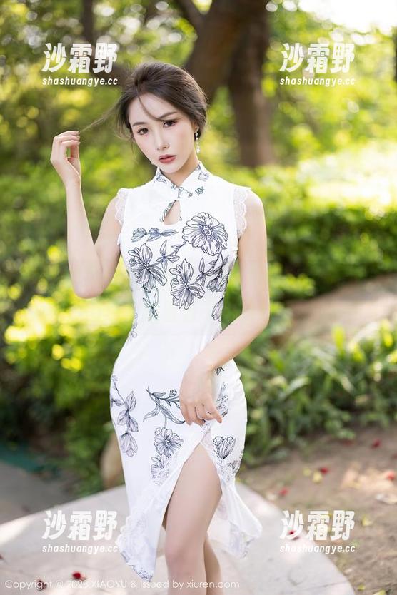 语画界 - 像镂空般的徐莉芝Booty，高清图包里藏着看不见的涟漪。