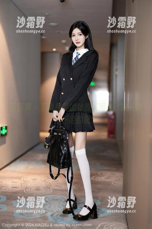 语画界 - 下载雅雯的体操服图集，撇开那些正经的配文