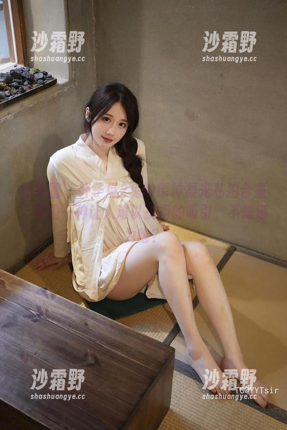 微密圈 - 轩子巨2兔的原神凝光私拍合集，又是一种让人难以抗拒的吸引，不知道为啥？
