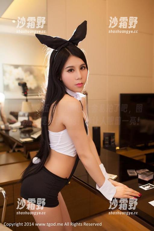 青豆客 - 伍月yuer也太会私拍了吧，图集满满都是女神风范！真让人眼前一亮！