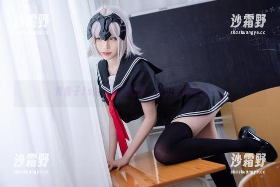 青青子Js的比基尼图集，夏天来得刚刚好！