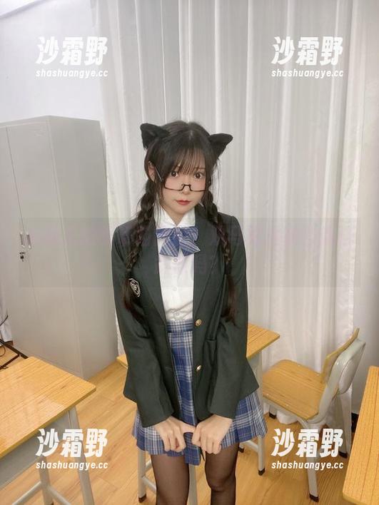 香草喵露露 套图里的香草喵露露:双马尾是她的魔法武器吗?