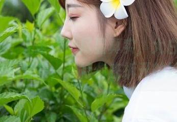 魅妍社 – 无圣光，尽显真实，大白兔emma自拍合集，等待你来拆开的妙趣！