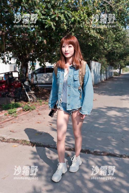 魔镜街拍 - 肉丝仙女艾小青，超短裙图集资源，激发你的观察力
