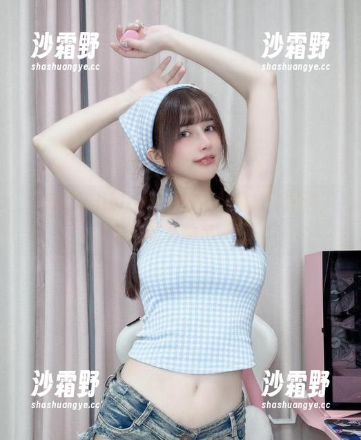 鹿八岁baby “鹿八岁baby”高空天台的高清图包,透过城巷的另一面